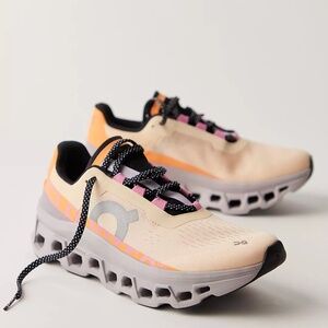 On Running Women’s Cloudmonster Sneaker in Blonde/Fade sz 8 New in Box